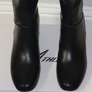 Black Women's Knee-High Boots EUC